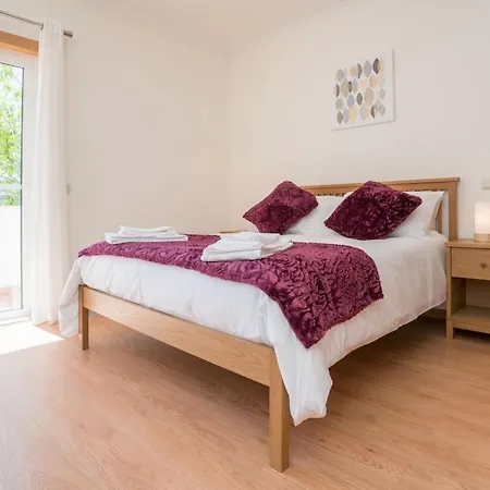 Modern 2 Bed Armação de Pêra