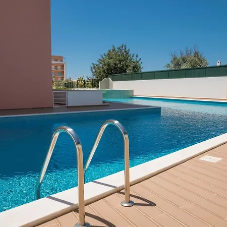 Modern 2 Bed Apartment