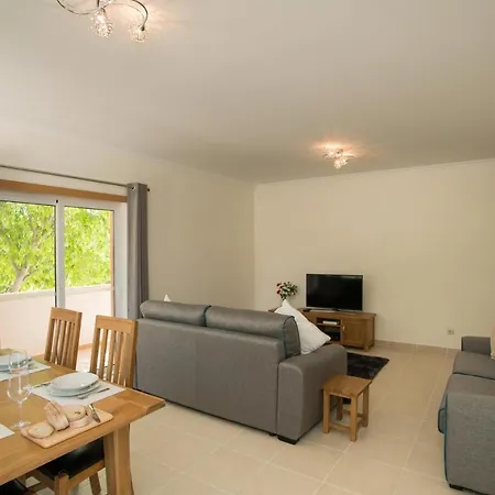 Modern 2 Bed Apartment Armação de Pêra