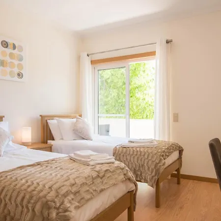 Modern 2 Bed Apartment Armação de Pêra