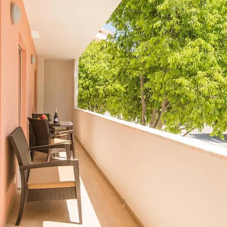 Modern 2 Bed *