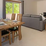 Modern 2 Bed 公寓
