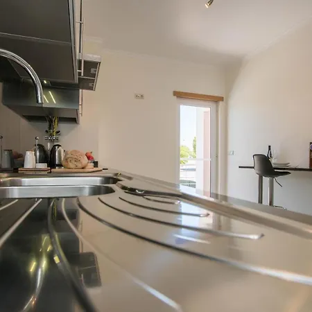 Modern 2 Bed Armação de Pêra