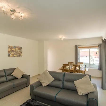 Modern 2 Bed