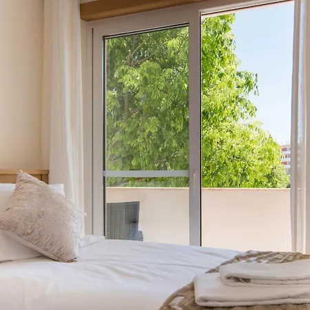 Modern 2 Bed *
