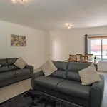 Modern 2 Bed